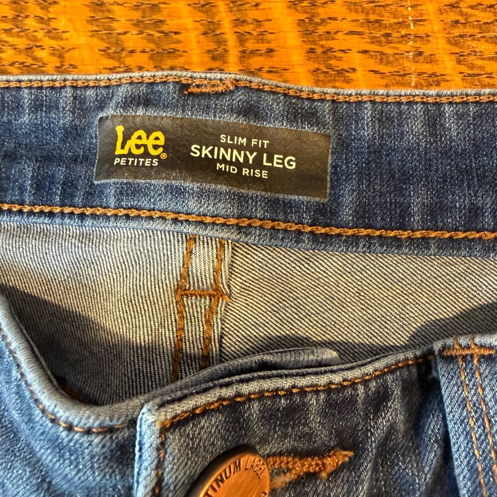 Lee Petites Slim Fit Skinny Leg Mid Rise Women's Jeans Size 10 Petite 5 Pocket